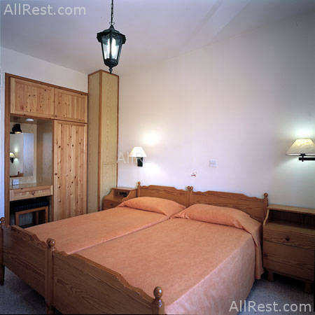 Damon Hotel Apts 8